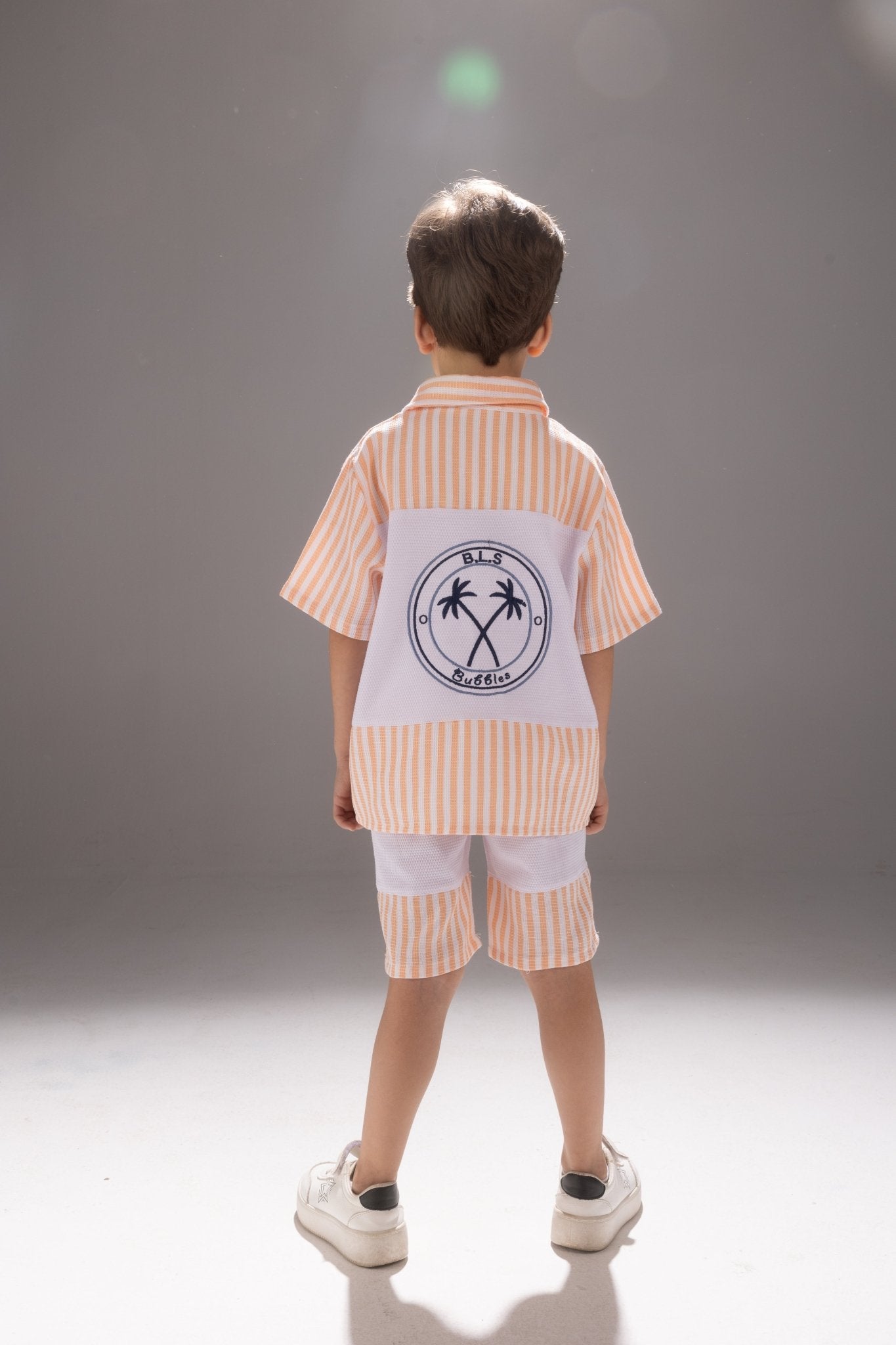 Island Vibes suit Secondary image