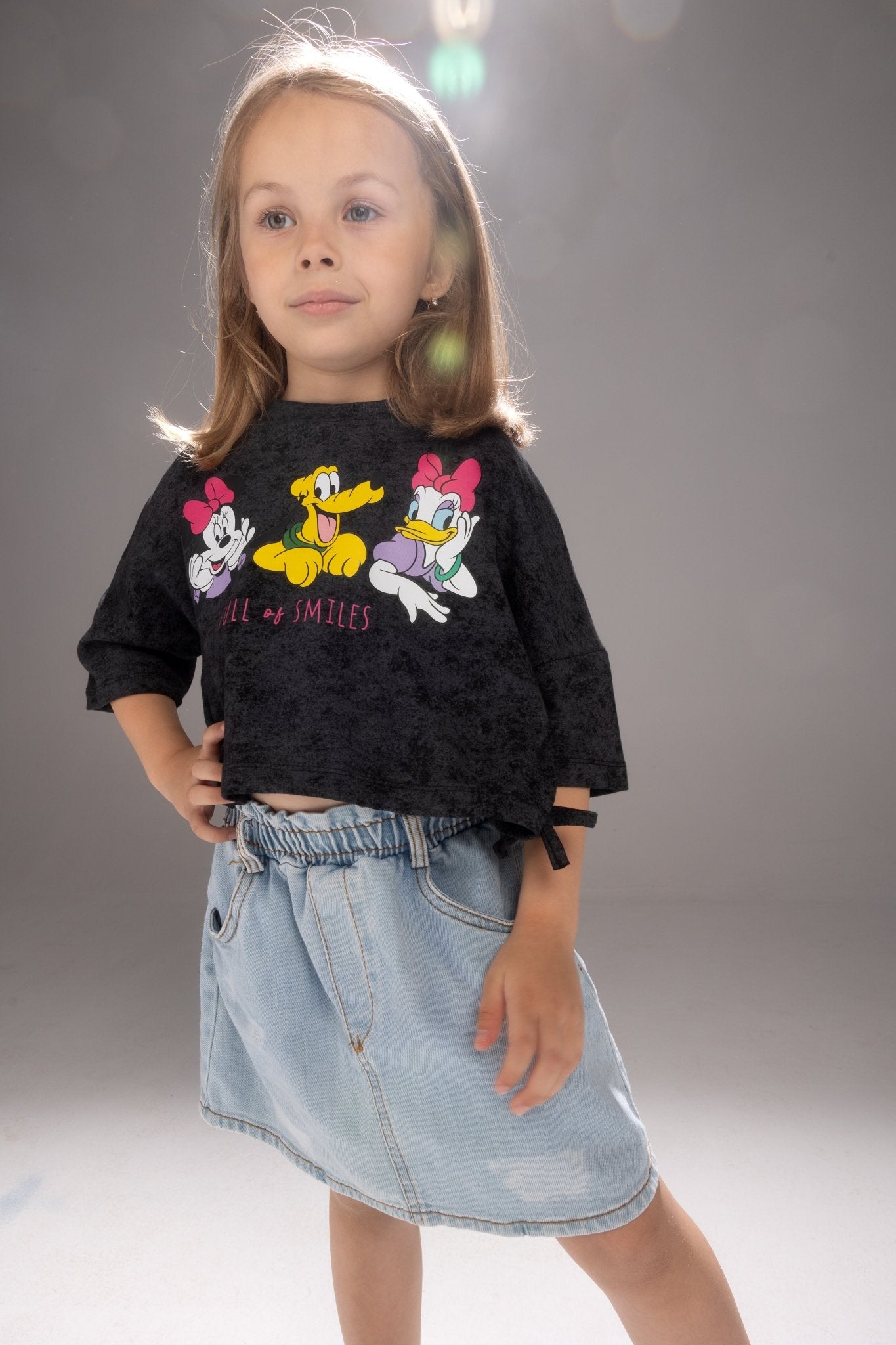 Minnie Sets Secondary image