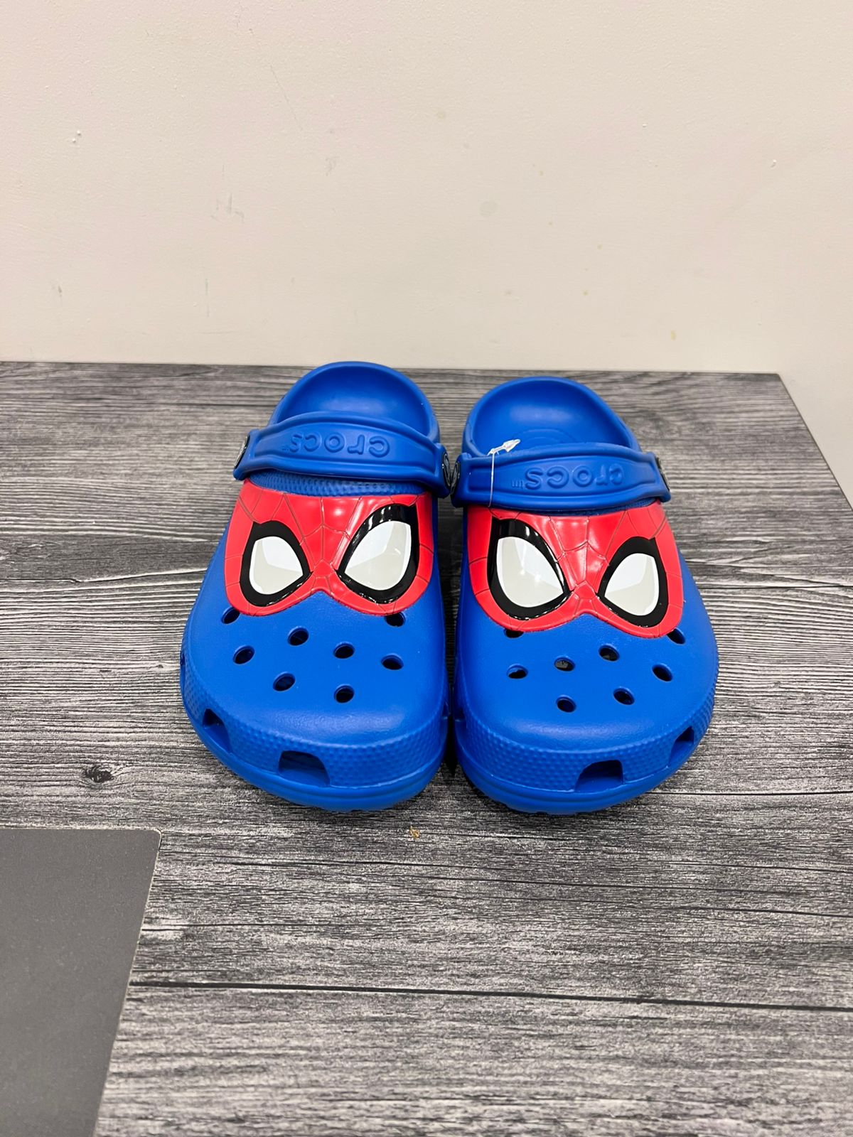 spiderman crocs-blue Secondary image